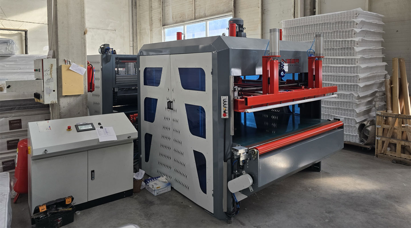 Automatic-Mattress-Roll-Pack-Machine-2
