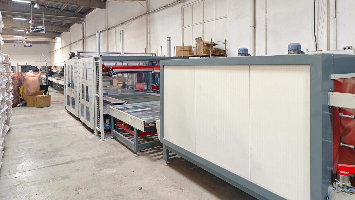 Auto-Sofa-Base-Packing-Machine-4